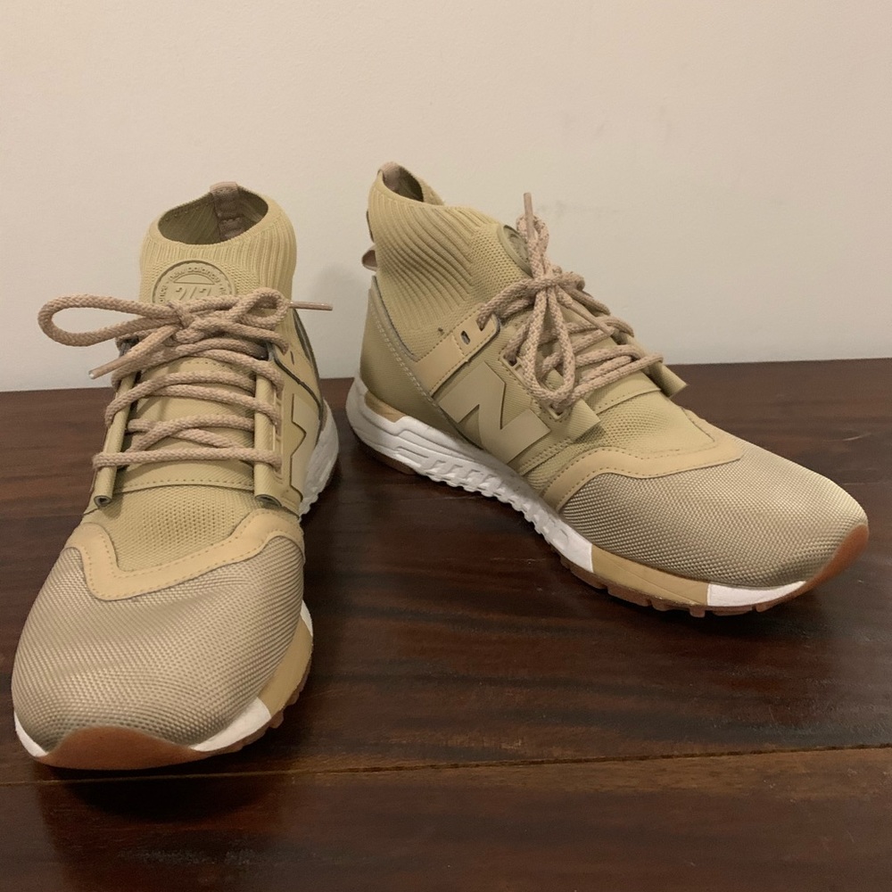 New Balance 247 Sneakers